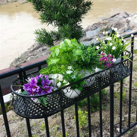 pots that hang on railing